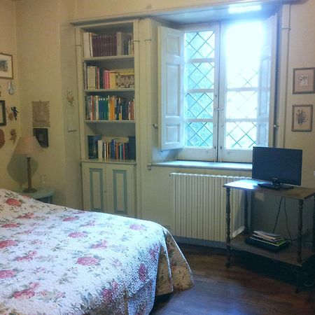 Relais De Charme - B&B Short Lets La Casa Di Francesca Sant'Agata Li Battiati Rum bild