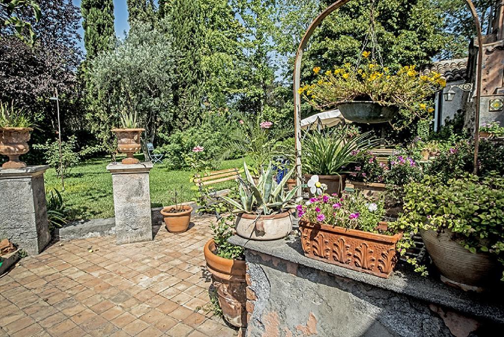 Relais De Charme - B&B Short Lets La Casa Di Francesca Sant'Agata Li Battiati Exteriör bild