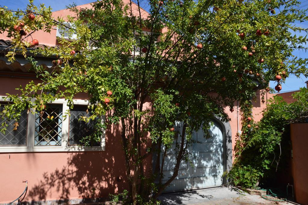 Relais De Charme - B&B Short Lets La Casa Di Francesca Sant'Agata Li Battiati Exteriör bild
